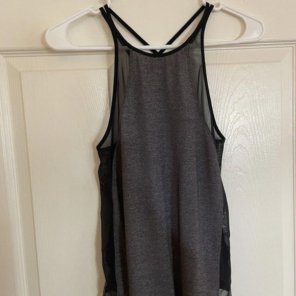 Lululemon Athletica Gray and Black Short Sleeve Tee - Picture 2 of 7